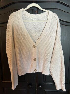 American Eagle Outfitters Cream V-Neck Button-Front Cardigan oversized Sz M